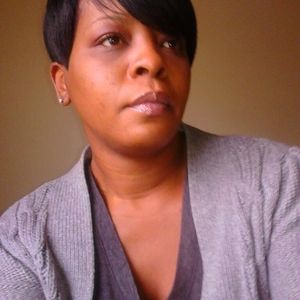 Meet your Posher, Dee dee